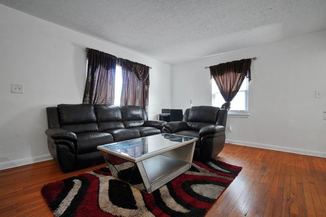 1303 Oakland Park Avenue, Columbus, OH 43224