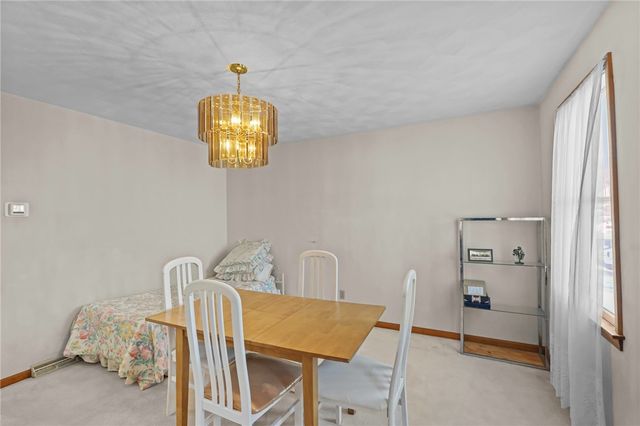 10 Arrowhead Way, Warwick, RI 02886