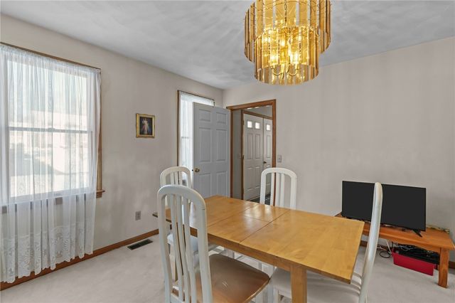 10 Arrowhead Way, Warwick, RI 02886