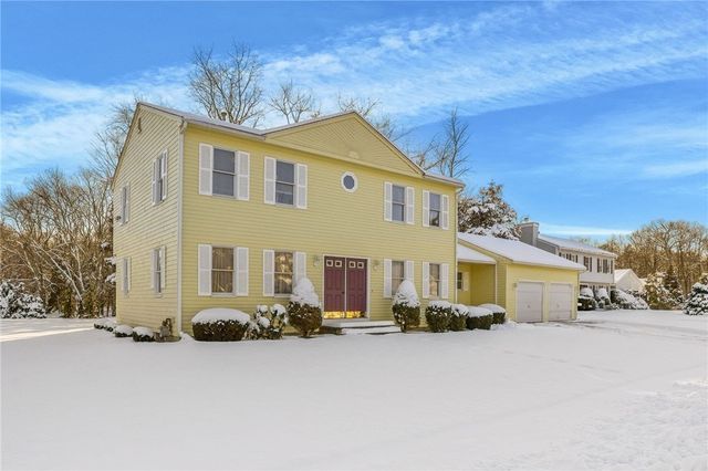 10 Arrowhead Way, Warwick, RI 02886