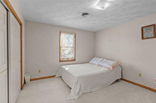 10 Arrowhead Way, Warwick, RI 02886