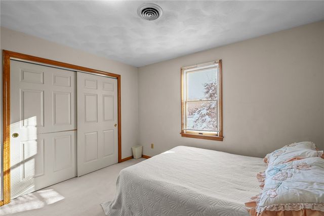 10 Arrowhead Way, Warwick, RI 02886