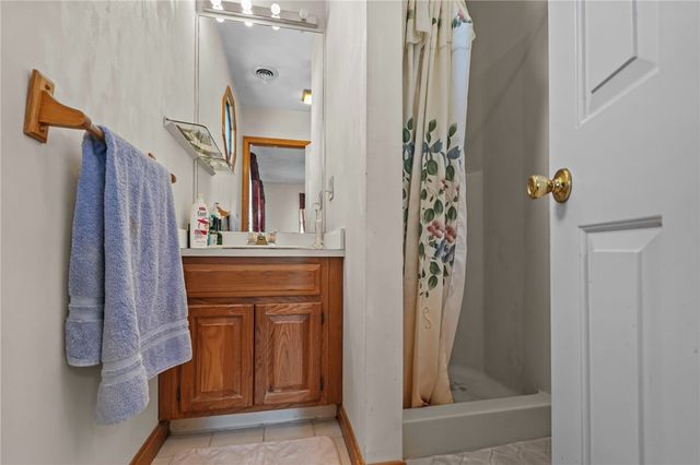 10 Arrowhead Way, Warwick, RI 02886