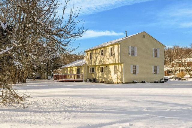 10 Arrowhead Way, Warwick, RI 02886