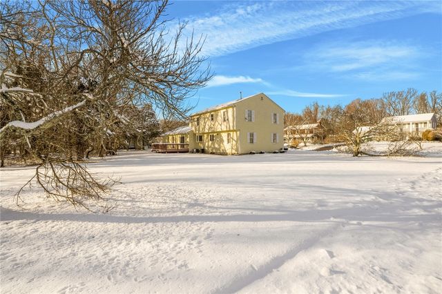 10 Arrowhead Way, Warwick, RI 02886