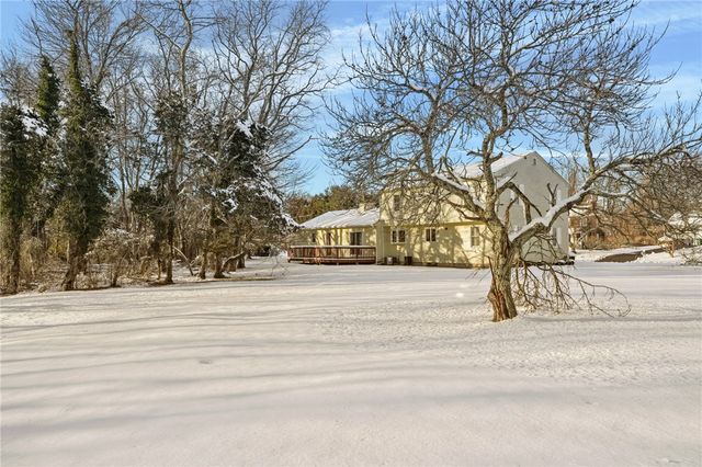 10 Arrowhead Way, Warwick, RI 02886
