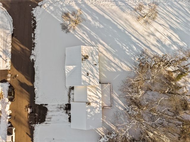 10 Arrowhead Way, Warwick, RI 02886