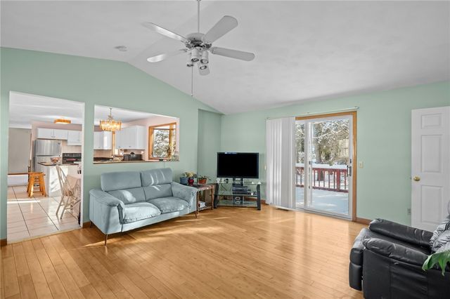 10 Arrowhead Way, Warwick, RI 02886