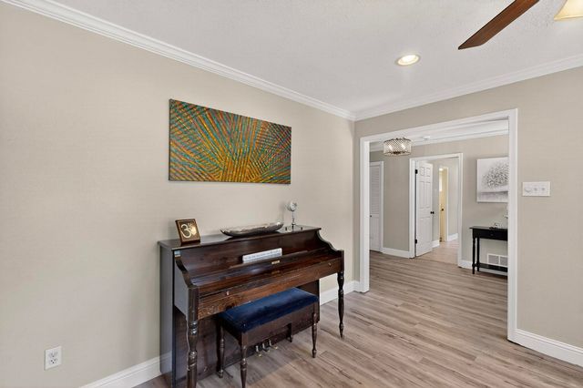 11717 Welch Road, Dallas, TX 75229