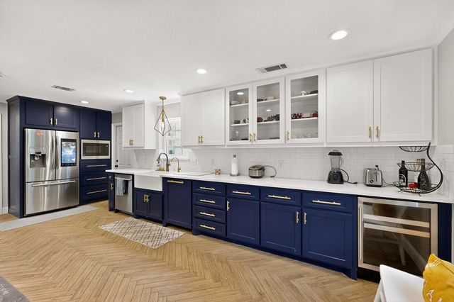 11717 Welch Road, Dallas, TX 75229