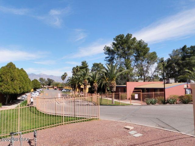 350 N Silverbell Rd Apt 94, Tucson, AZ 85745