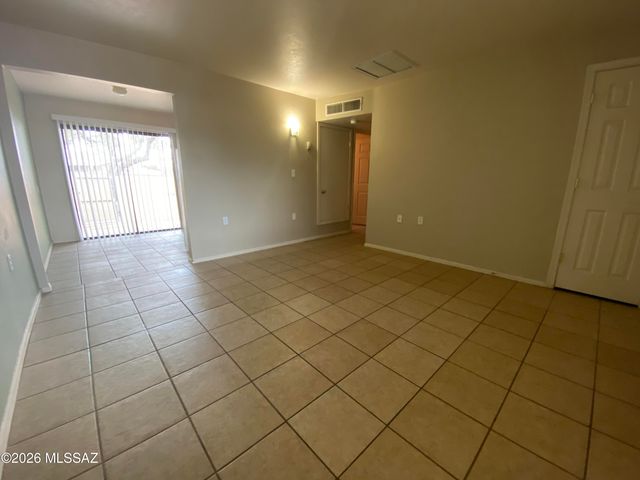 350 N Silverbell Rd Apt 94, Tucson, AZ 85745