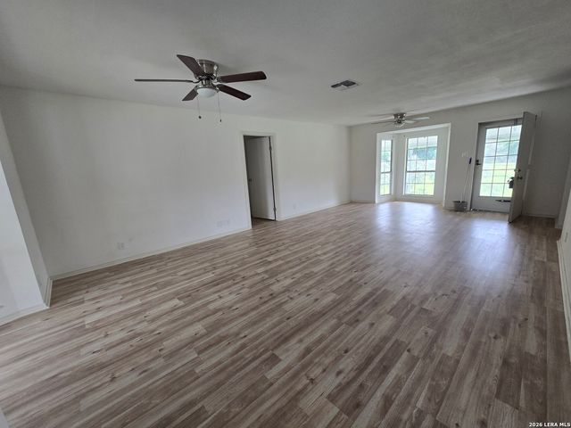 17490 Interstate 35, Atascosa, TX 78002