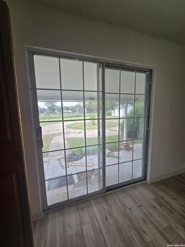 17490 Interstate 35, Atascosa, TX 78002