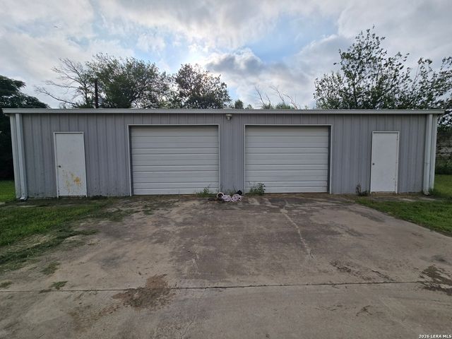17490 Interstate 35, Atascosa, TX 78002