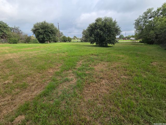17490 Interstate 35, Atascosa, TX 78002