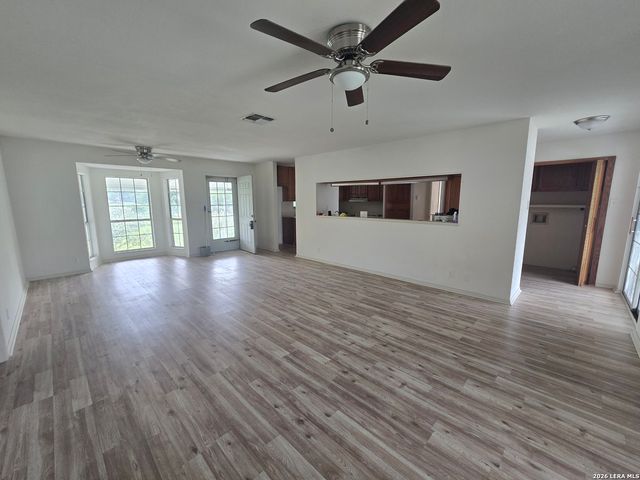 17490 Interstate 35, Atascosa, TX 78002