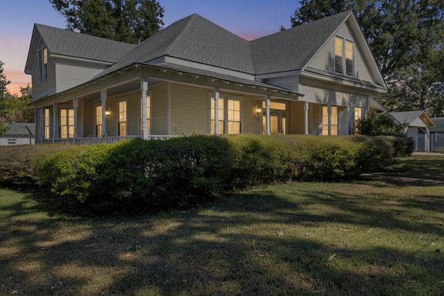 304 N Alley, Jefferson, TX 75657