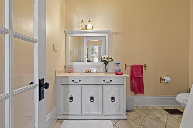 304 N Alley, Jefferson, TX 75657
