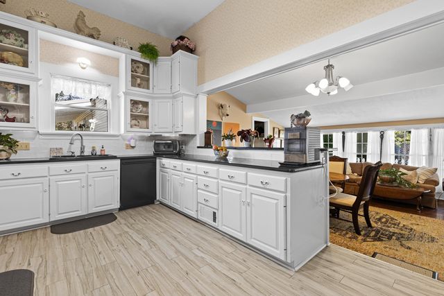 304 N Alley, Jefferson, TX 75657