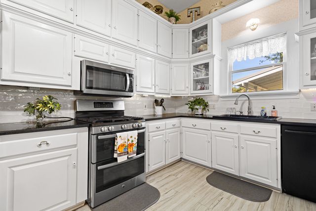 304 N Alley, Jefferson, TX 75657