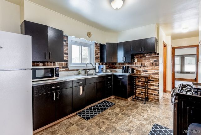 38 Alexander Avenue, Cheektowaga, NY 14211