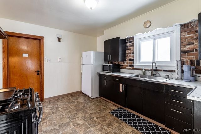 38 Alexander Avenue, Cheektowaga, NY 14211