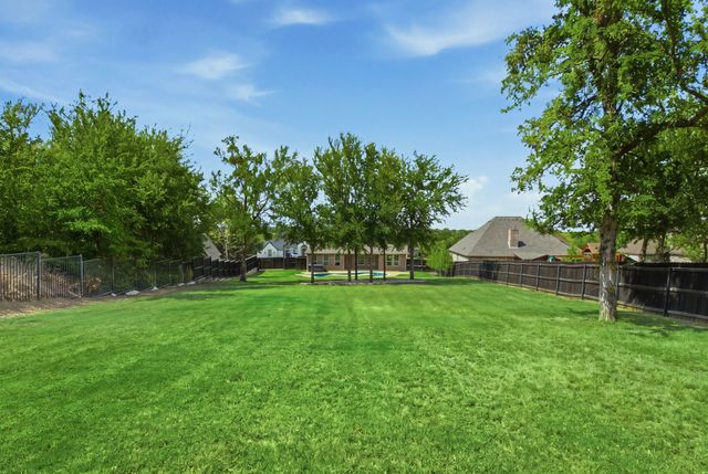 317 Landview Drive, Burleson, TX 76028