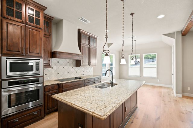 317 Landview Drive, Burleson, TX 76028