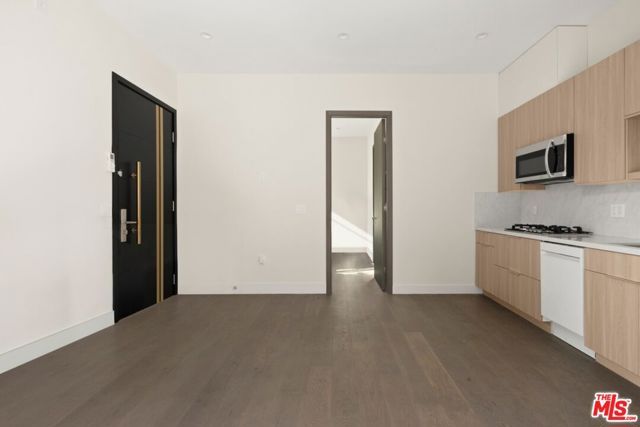 647 N Stanley Avenue, Los Angeles, CA 90036