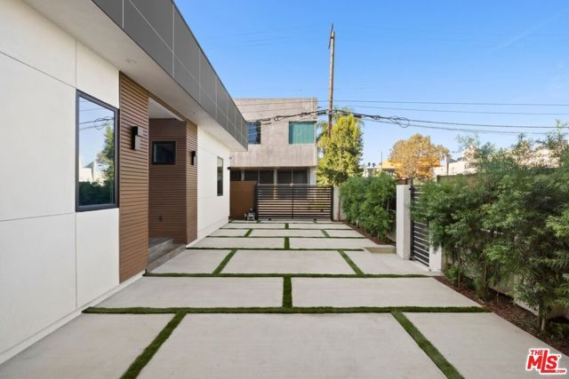 647 N Stanley Avenue, Los Angeles, CA 90036
