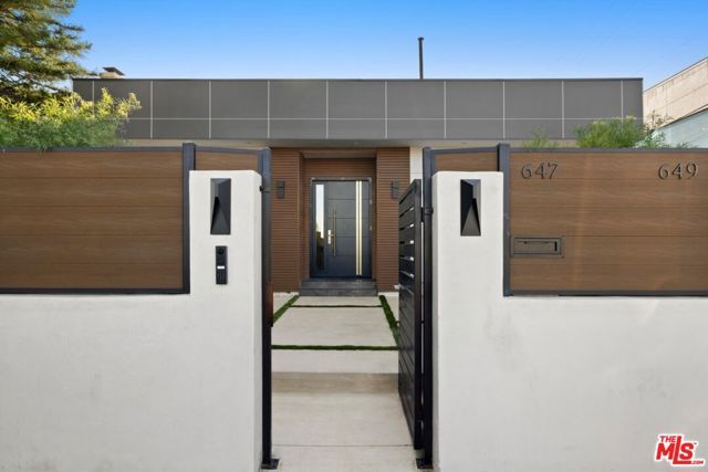 647 N Stanley Avenue, Los Angeles, CA 90036