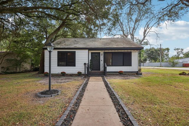 2423 Meadow Lane, La Marque, TX 77568