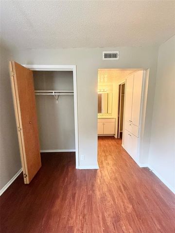 308 N 34th ST E 101, Austin, TX 78705