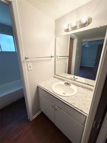308 N 34th ST E 101, Austin, TX 78705