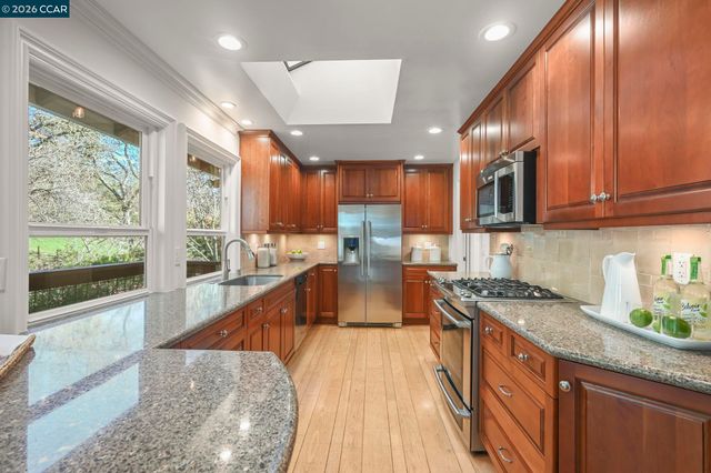 3326 Walnut Lane, Lafayette, CA 94549