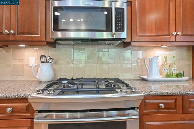 3326 Walnut Lane, Lafayette, CA 94549