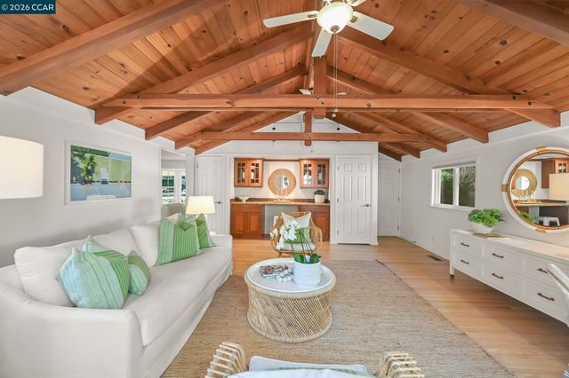 3326 Walnut Lane, Lafayette, CA 94549