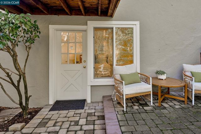 3326 Walnut Lane, Lafayette, CA 94549