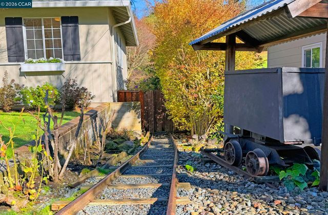 3326 Walnut Lane, Lafayette, CA 94549