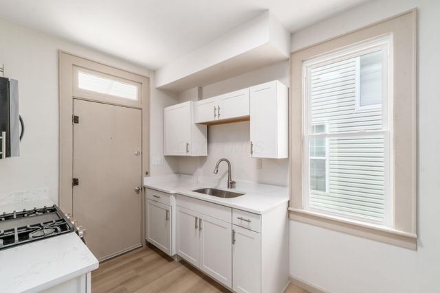 163 E Hinman Avenue, Columbus, OH 43207