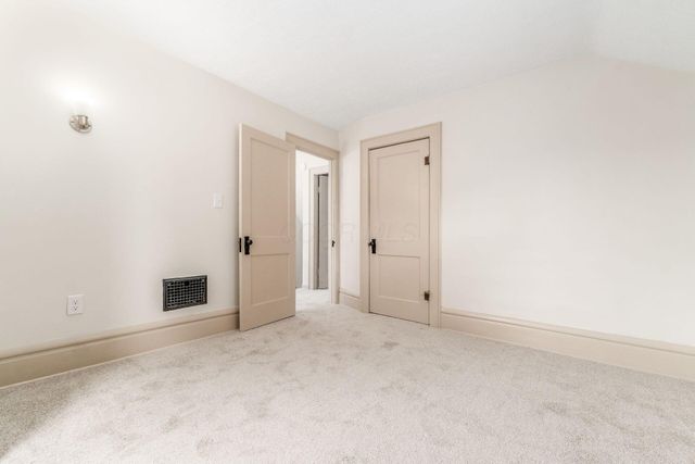 163 E Hinman Avenue, Columbus, OH 43207