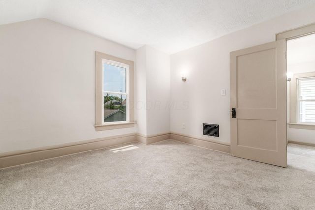 163 E Hinman Avenue, Columbus, OH 43207