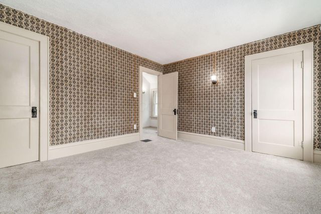 163 E Hinman Avenue, Columbus, OH 43207