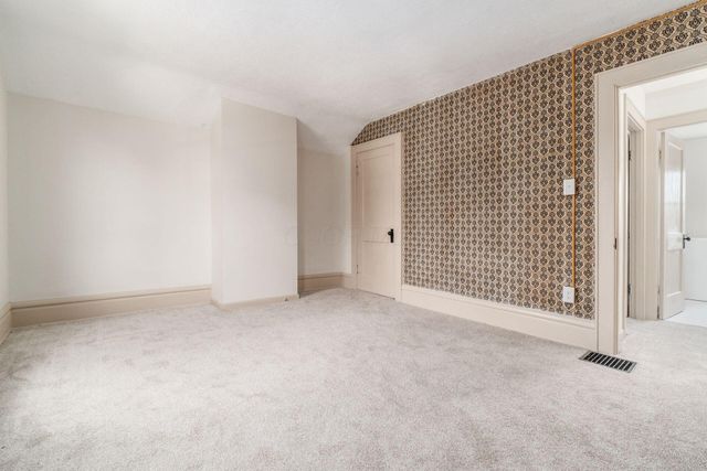 163 E Hinman Avenue, Columbus, OH 43207