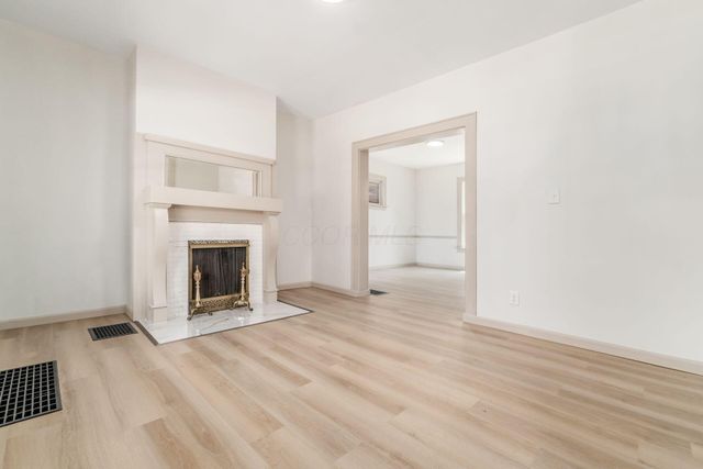 163 E Hinman Avenue, Columbus, OH 43207