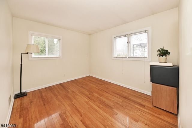 217 Sweetbriar Pl, Paramus Boro, NJ 07652