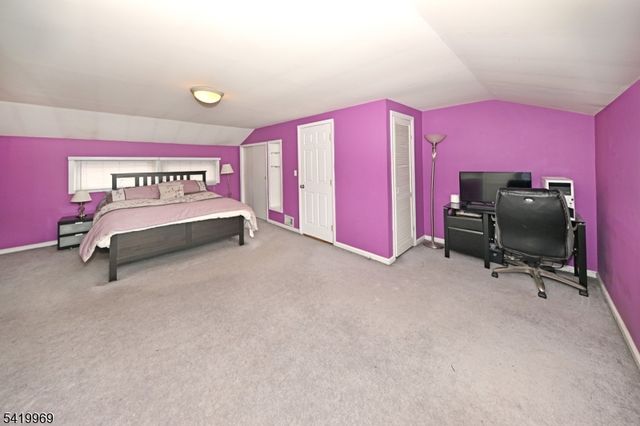 217 Sweetbriar Pl, Paramus Boro, NJ 07652