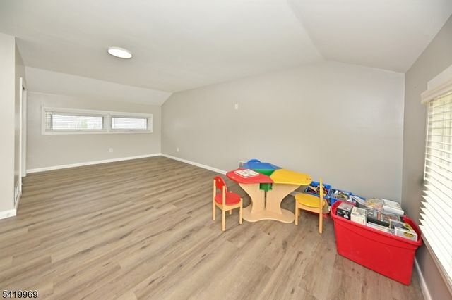 217 Sweetbriar Pl, Paramus Boro, NJ 07652