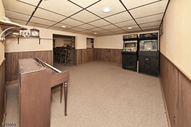 217 Sweetbriar Pl, Paramus Boro, NJ 07652